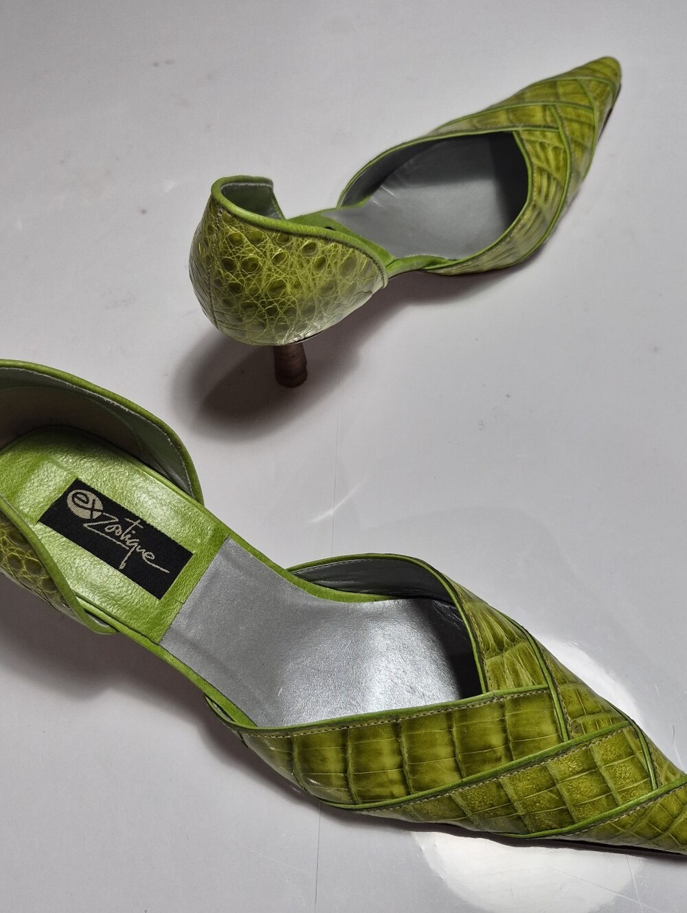 Green Croc-Embossed Pointed-Toe D'Orsay Pump Size 8